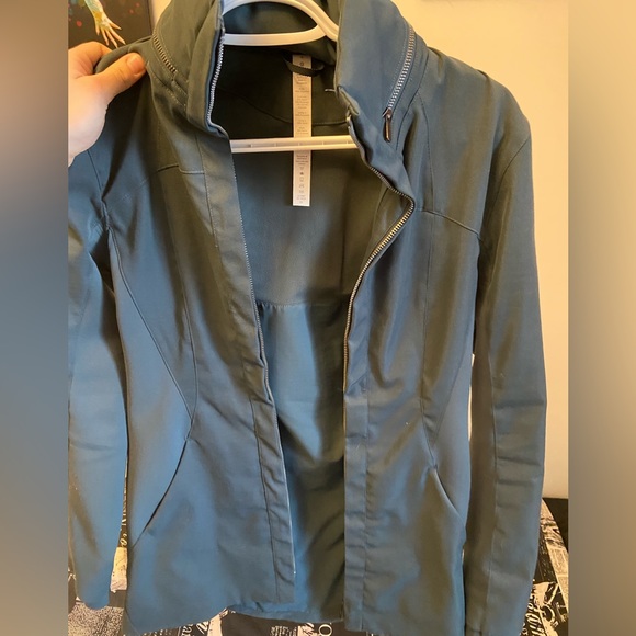 Lululemon Jacket - Picture 2 of 4